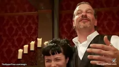Afspelen Hardcore MILF orgie: Claire Robbins en vrienden