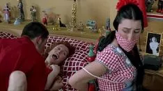 تشغيل يربط صديقته بحبل ويعطي ابنة أخته البالغة من العمر 22 عامًا الديك المنحرف