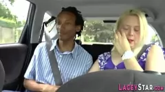 Redare Lacey Starr într-un hardcore threeway cu o britanică dolofană și o MILF busty