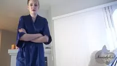Jouer albums avec des filles nues nues, elle a mal à la tête quand elle baise