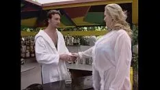 Widzi swojego ojca z podniesionym kutasem i wpada w rozbicie go w Gaoaza Xxx