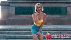 Redare Blonda milf cu sani imensi fututa de un adolescent