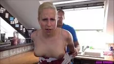 Afspelen Hij neukt zijn vrouw wanneer hij maar wil