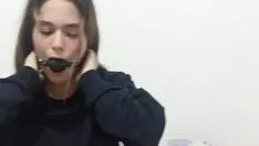 تشغيل أنا أمارس الجنس مع بوسها حتى أشعر بالملل منها