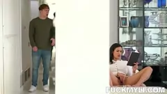 Afspelen Kleine MILF Penny Barber wordt wild met Joshua Lewis in een hardcore POV-ontmoeting