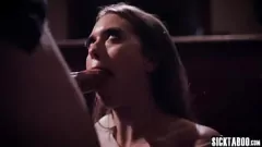 Abspielen Die tabuisierte Begegnung mit großen Schwänzen der fröhlichen Teenie-Kellnerin Jill Kassidy