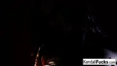 Odtwórz Chuda brunetka Kendall nie ma dość zabawy z mokrą cipką!