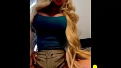 Reproduzir Sessão de maquiagem lésbica adolescente se transforma em orgia de sexo em grupo quente
