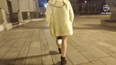 Blonde Latina Milf Ariela Rider zeigt ihren Analplug in der Öffentlichkeit