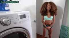 Reproducir Curvy Ebony Sister no puede tener suficiente de la polla de Stepbro